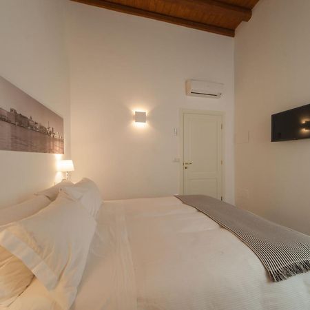 La Soffitta Covelli Bed & Breakfast Trani Exterior photo