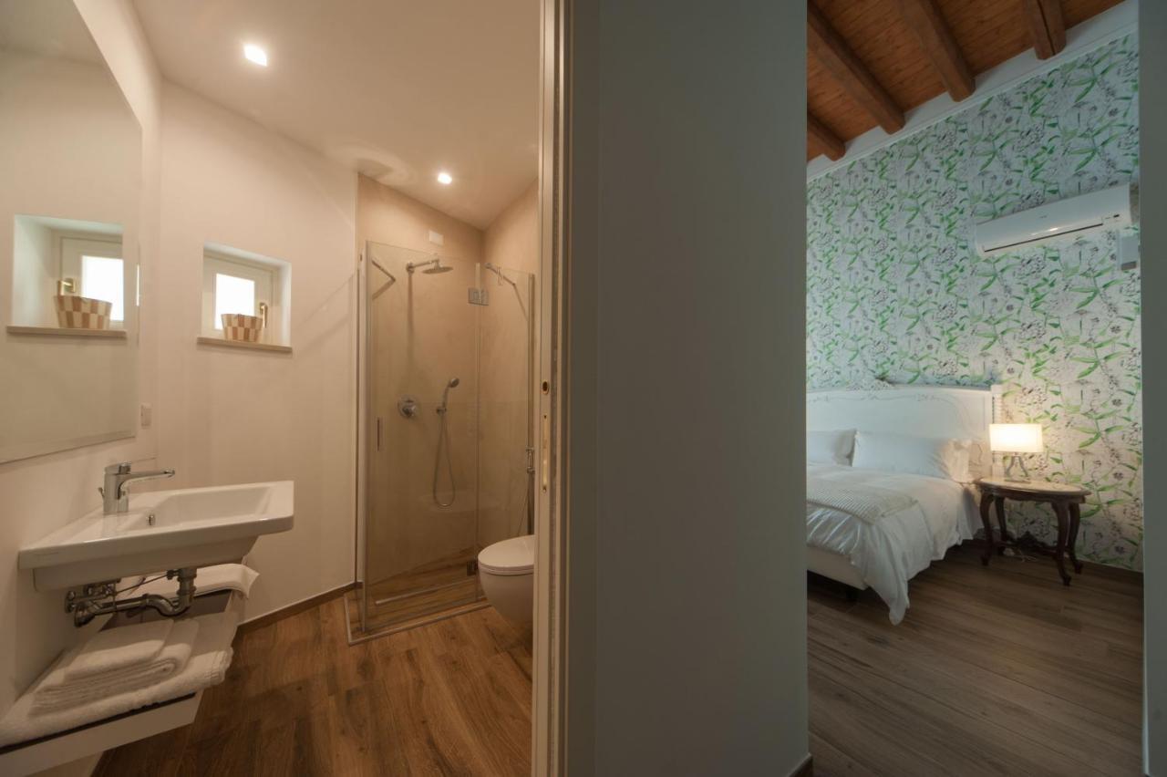 La Soffitta Covelli Bed & Breakfast Trani Exterior photo