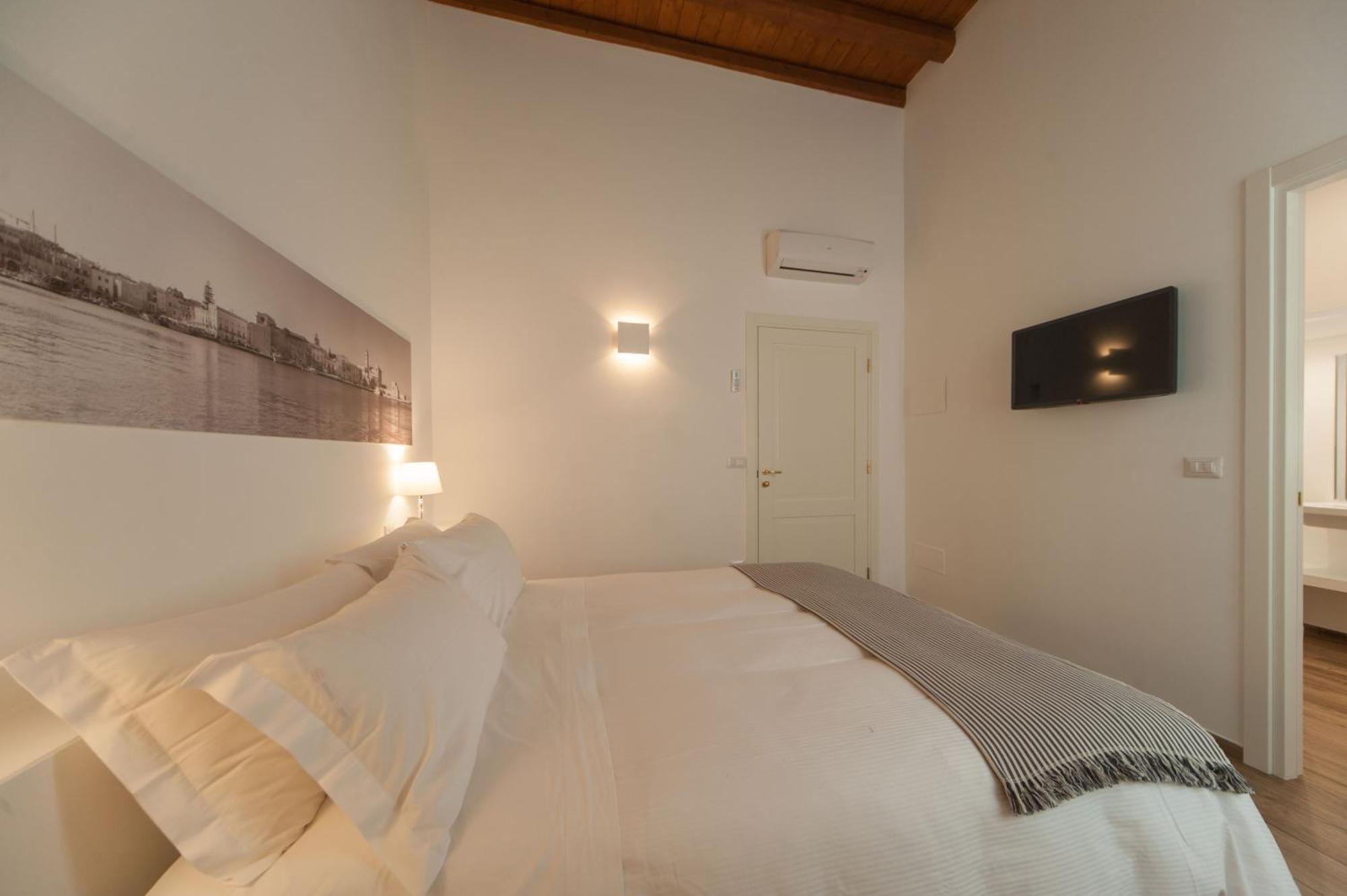 La Soffitta Covelli Bed & Breakfast Trani Exterior photo